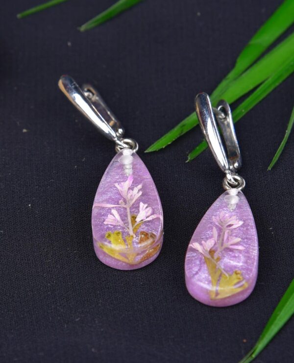 Anti-tarnish lavender earring