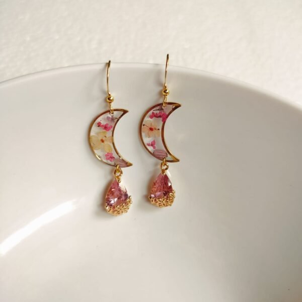 Pinky plum earring - presevarance