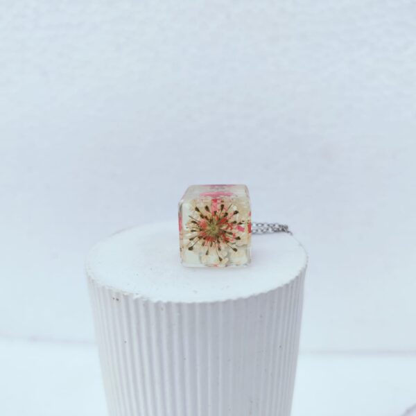 Real flower cube pendant with Anti-tarnish chain