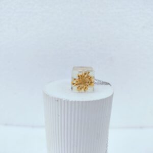 Real flower cube pendant with Anti-tarnish chain