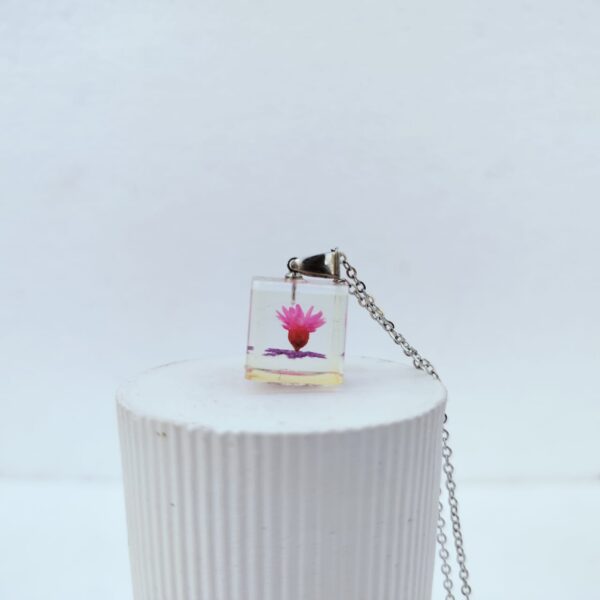 Real flower cube pendant with Anti-tarnish chain