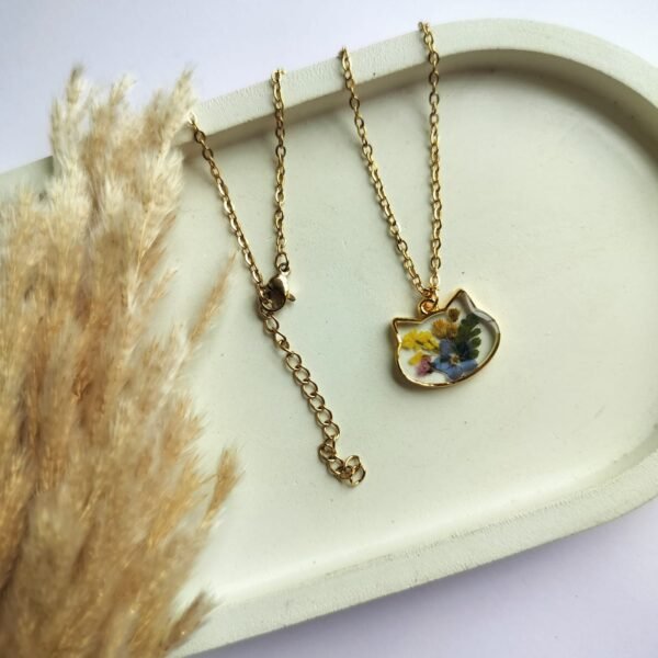 Real flower kitty pendant  ( Anti-tarnish with adjustable)