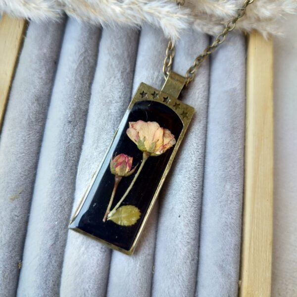 Vintage brass necklace with real flower