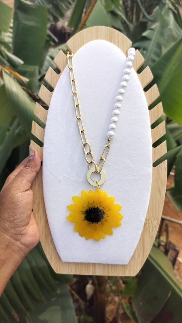 Real sunflower pearl necklace